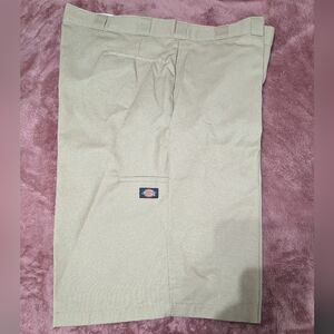 Dickies Men's Khaki 13in Shorts